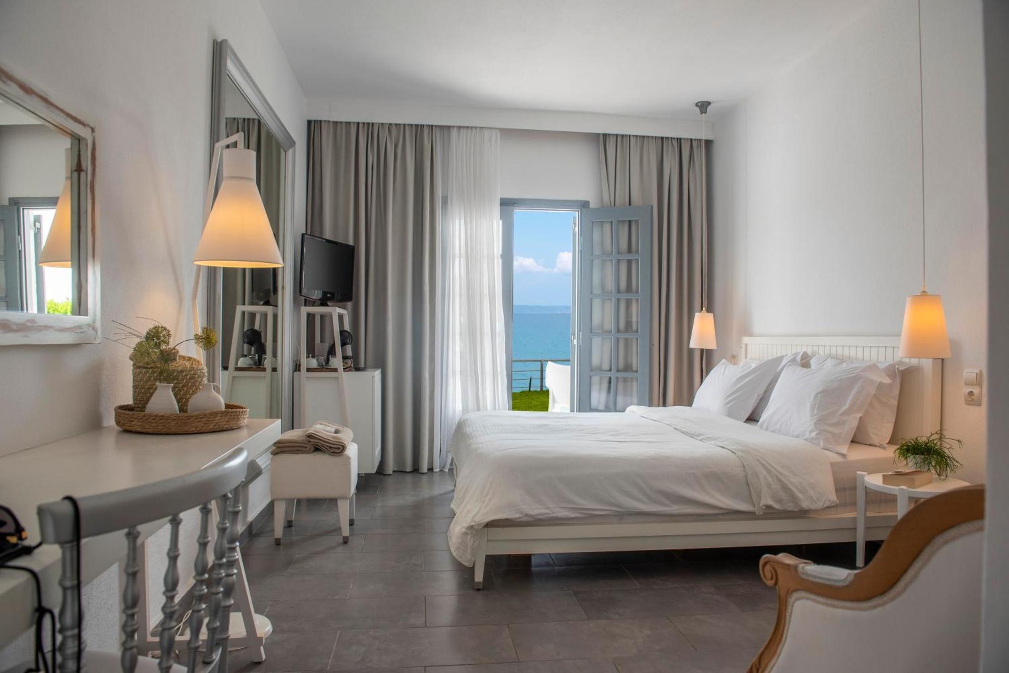 White Suites Resort Afytos Exteriör bild